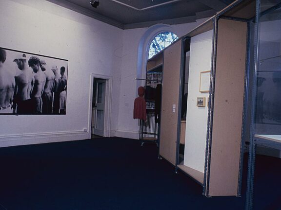 Shelf Life, Santiago Sierra