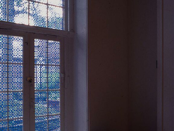 Veil exhibition: work by Samta Benyahia (windows) and Harold Offeh (video)