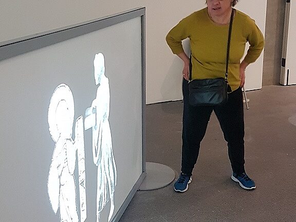 Blue Room explore Siobhan Davies Dance New Work: material / rearranged / to / be