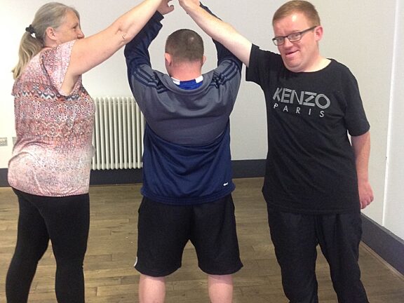 Blue Room explore Siobhan Davies Dance New Work: material / rearranged / to / be