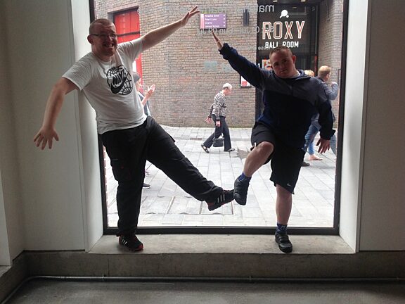 Blue Room explore Siobhan Davies Dance New Work: material / rearranged / to / be